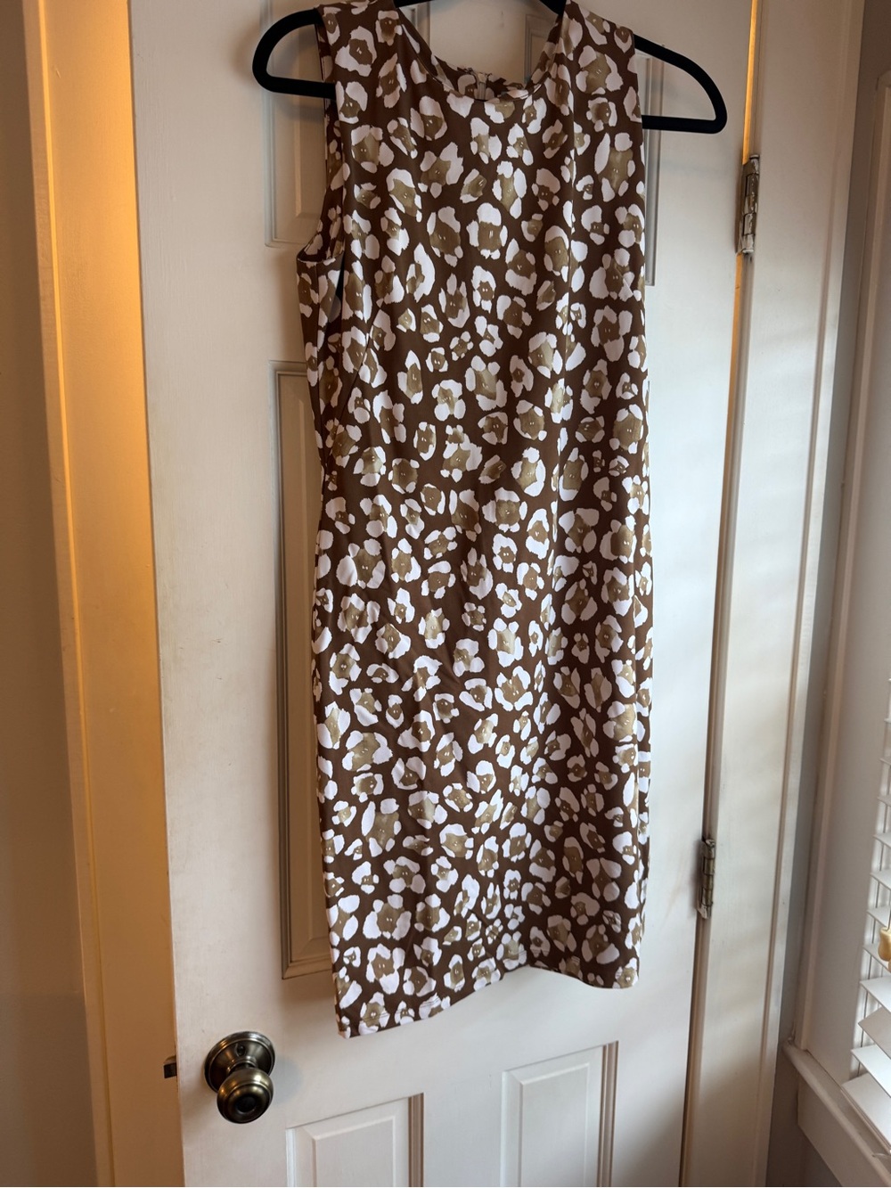 J. McLaughlin Brown and White Sleeveless Shift Dress